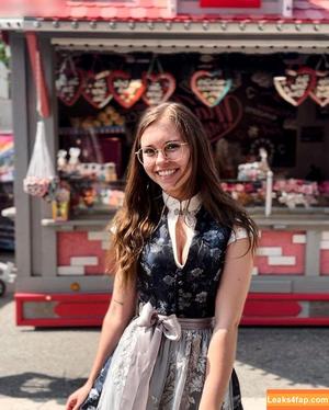 Anna Kauer photo #0131