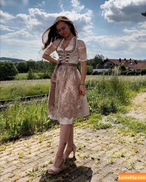 Anna Kauer photo #0132