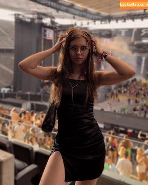 Anna Kauer photo #0150