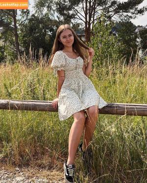 Anna Kauer photo #0155