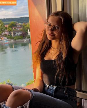 Anna Kauer photo #0165