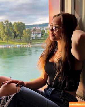 Anna Kauer photo #0168