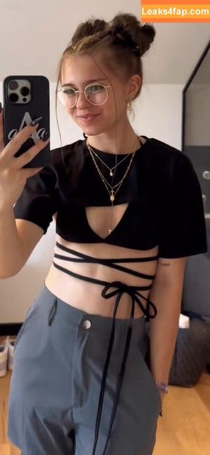 Anna Kauer photo #0175