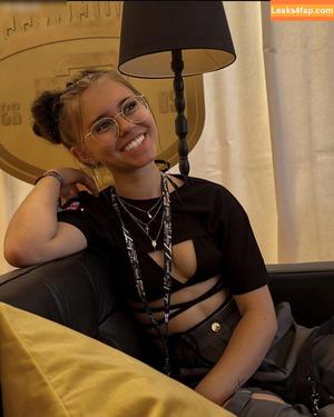 Anna Kauer photo #0182