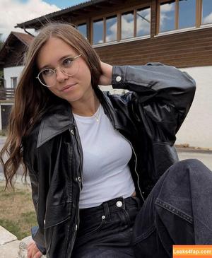 Anna Kauer photo #0205