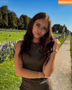 Anna Kauer photo #0260