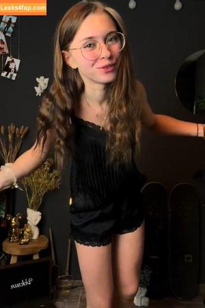 Anna Kauer photo #0492