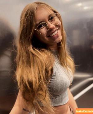 Anna Kauer photo #0524