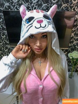 Anna Kostenko photo #0060