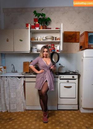 Anna Kostenko photo #0504