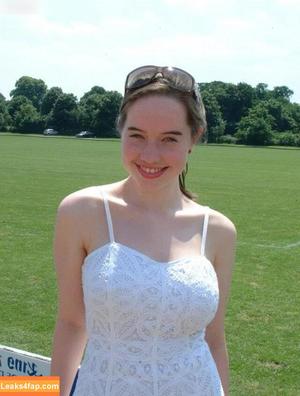 Anna Popplewell photo #0009