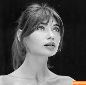 Anna Ralph’s photo #0010