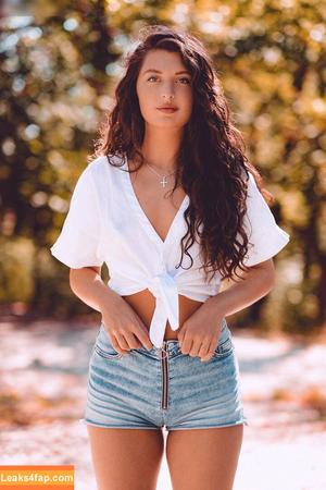 Anna Victoria Binnebößel photo #0088