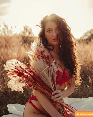 Anna Victoria Binnebößel photo #0110
