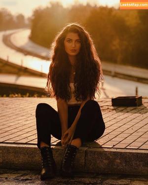 Anna Victoria Binnebößel photo #0131