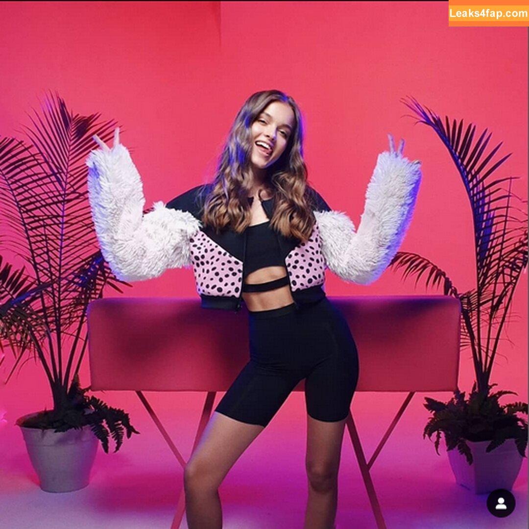 Anna Zak / annazak12 leaked photo photo #0074