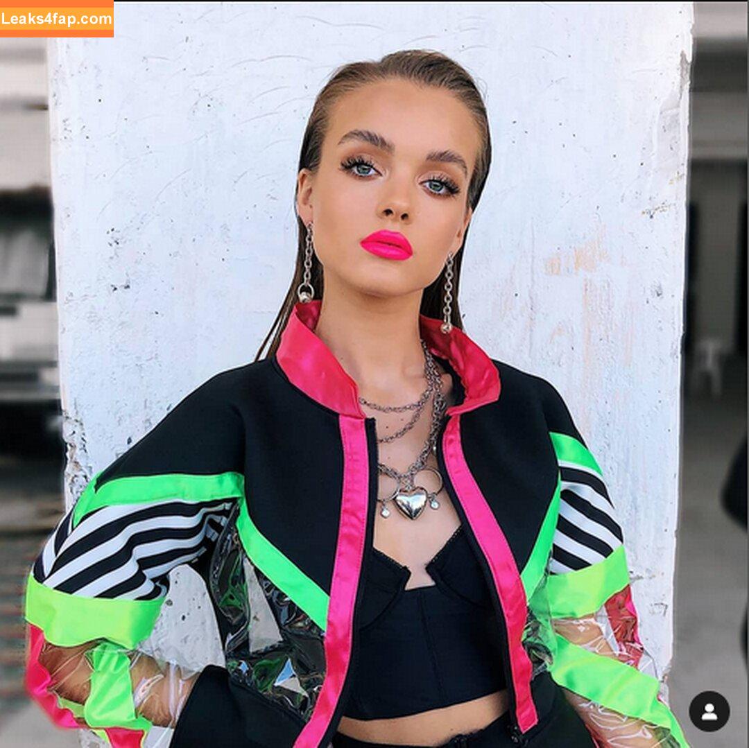 Anna Zak / annazak12 leaked photo photo #0085