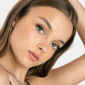 Anna Zak photo #0014