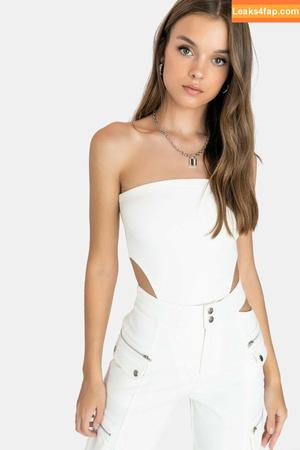 Anna Zak photo #0020