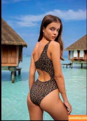 Anna Zak photo #0026