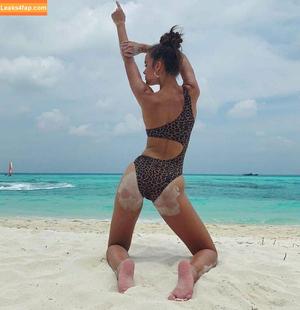 Anna Zak photo #0030