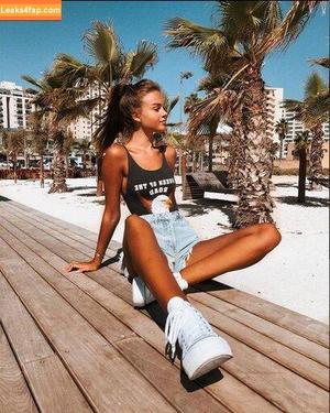 Anna Zak photo #0105