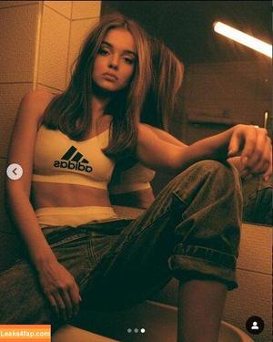 Anna Zak photo #0130