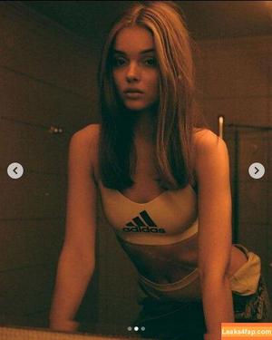 Anna Zak photo #0131