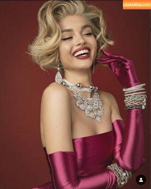 Anna Zak photo #0145