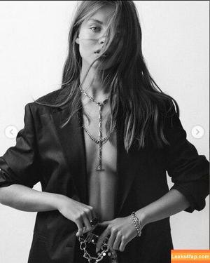 Anna Zak photo #0166