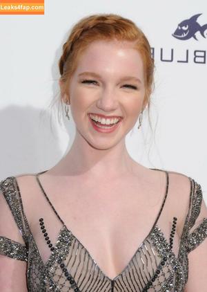 Annalise Basso фото #0123