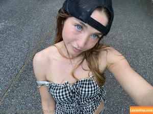 annaoswaldsk8qn photo #0047