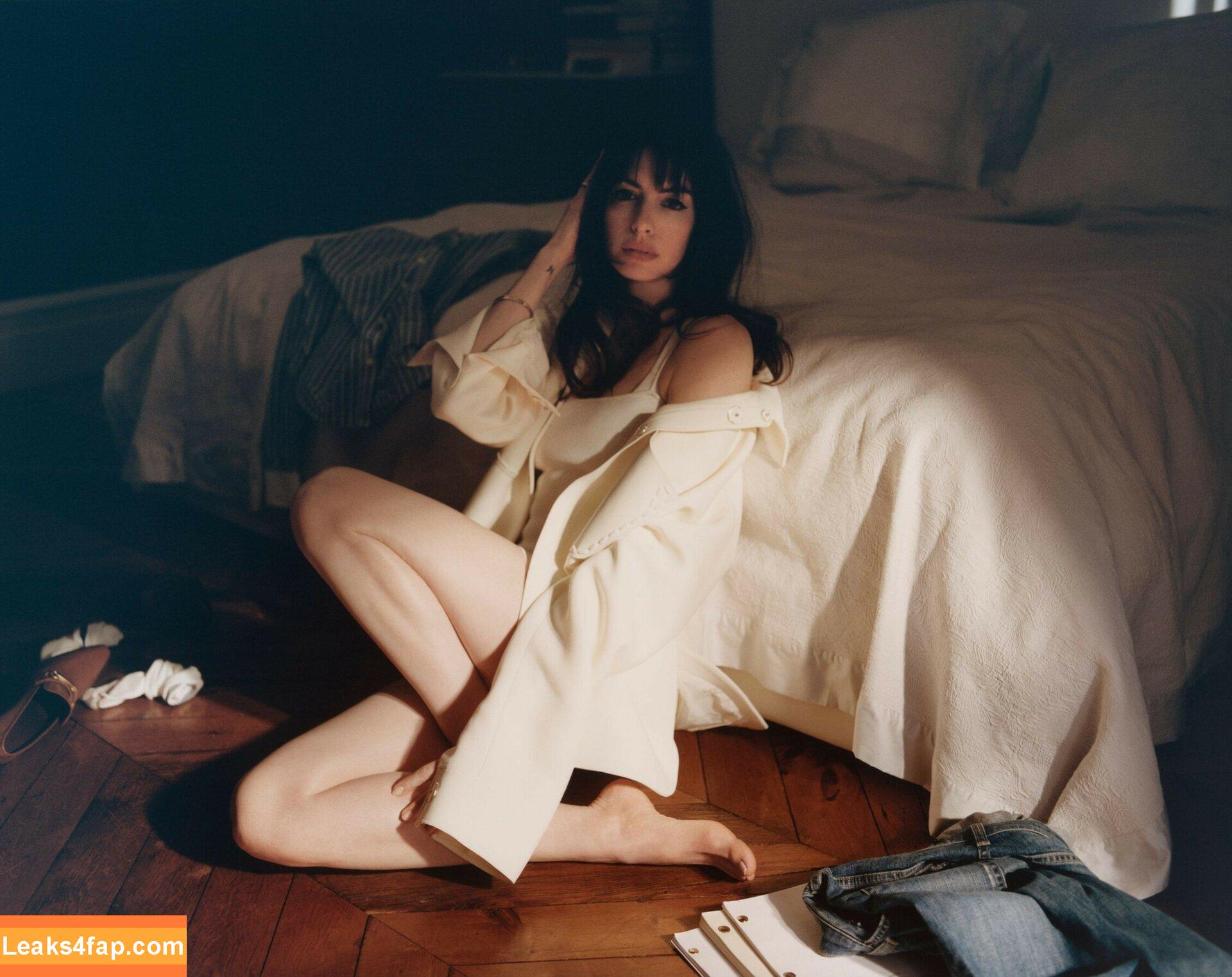 Anne Hathaway / ahathawaynews / annehathaway / heatherannie слитое фото фото #0049