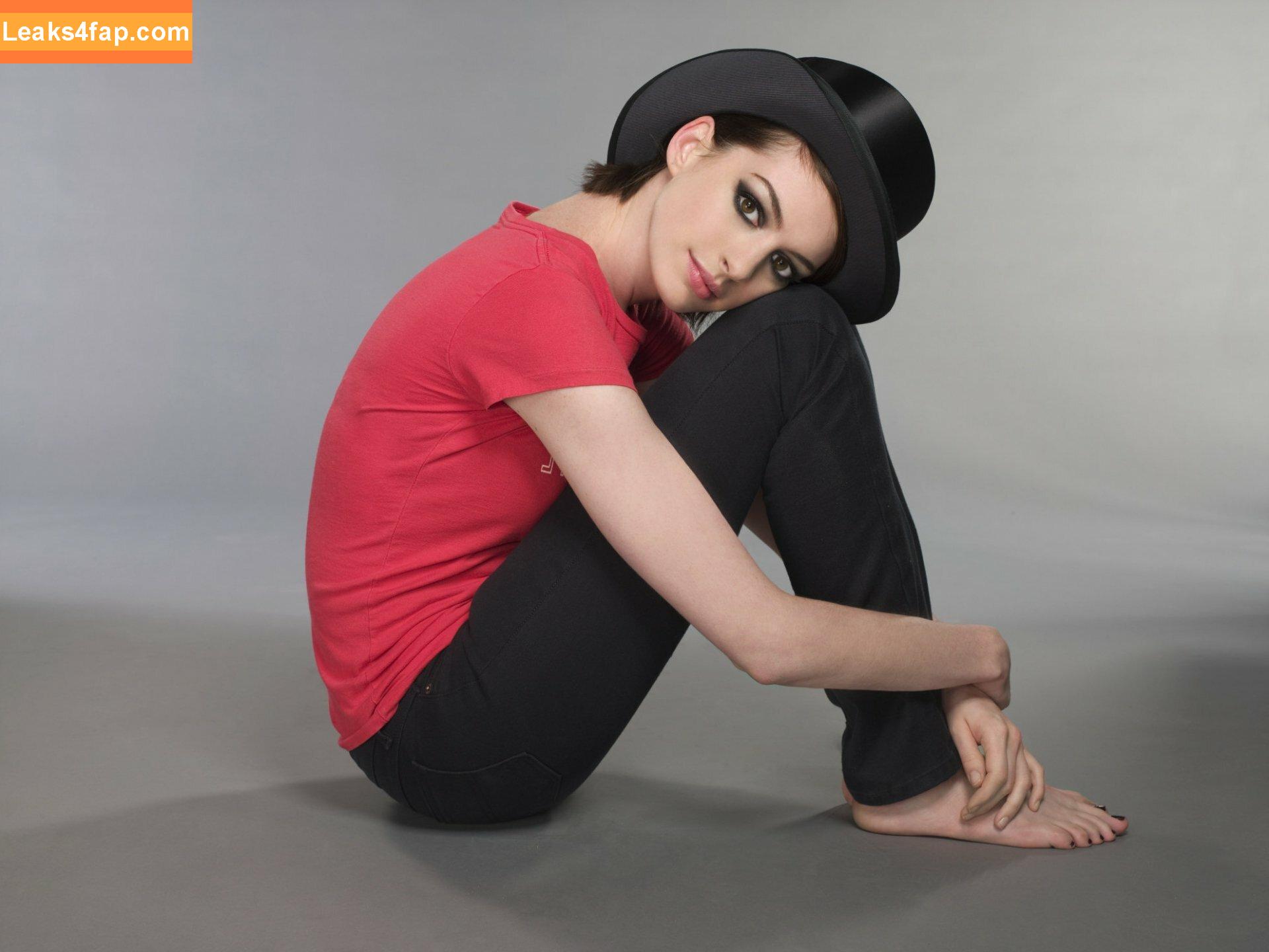 Anne Hathaway / ahathawaynews / annehathaway / heatherannie слитое фото фото #0242