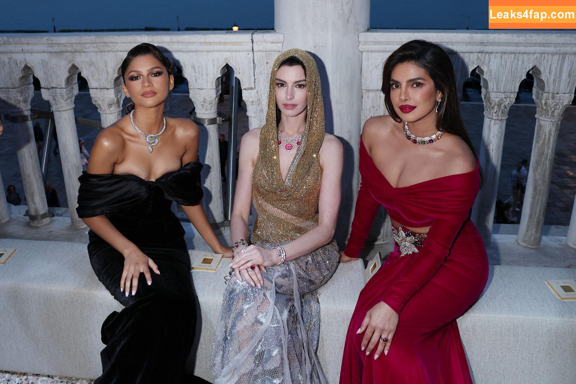 Anne Hathaway / ahathawaynews / annehathaway / heatherannie слитое фото фото #0297