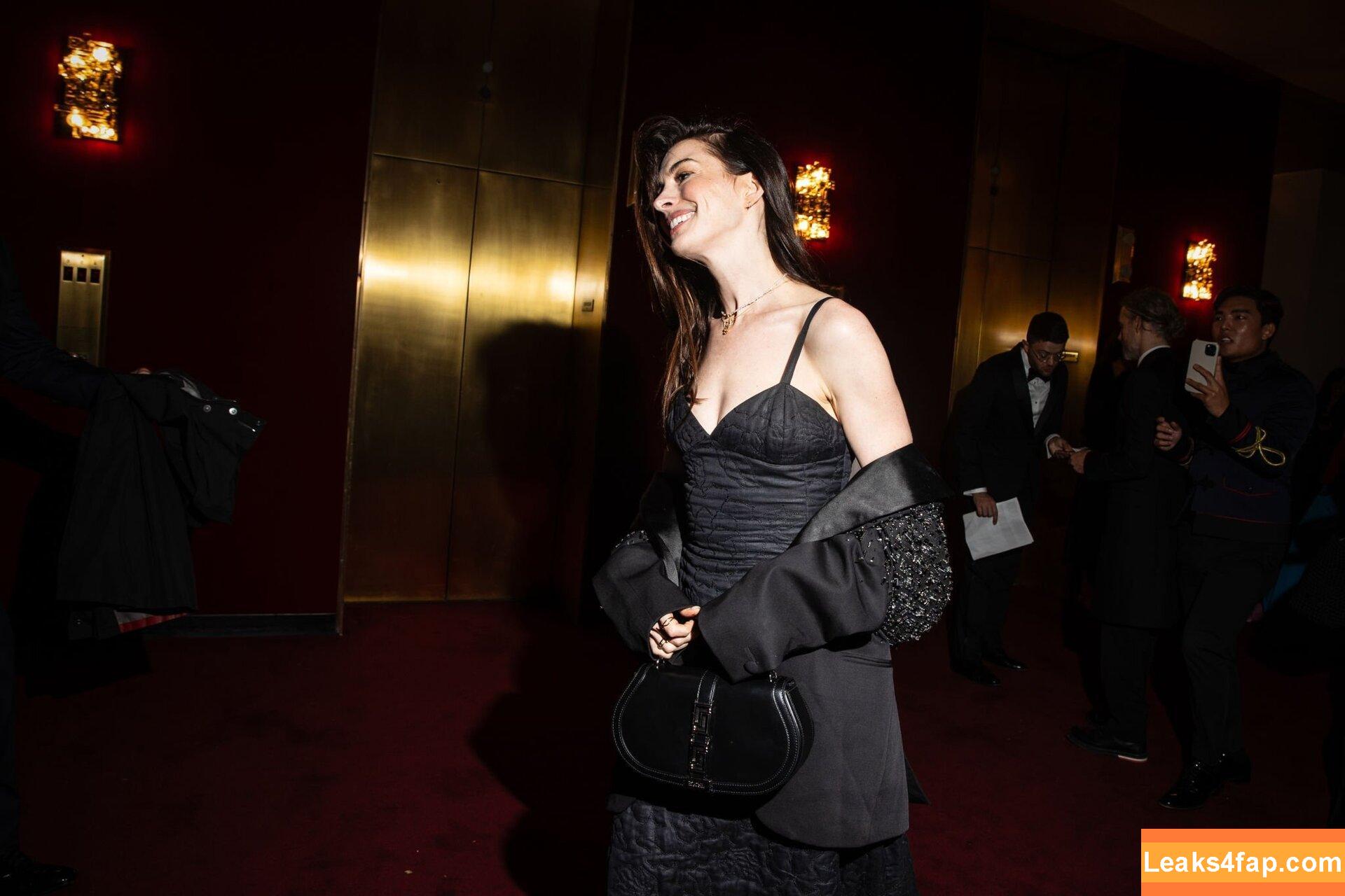 Anne Hathaway / ahathawaynews / annehathaway / heatherannie слитое фото фото #0377