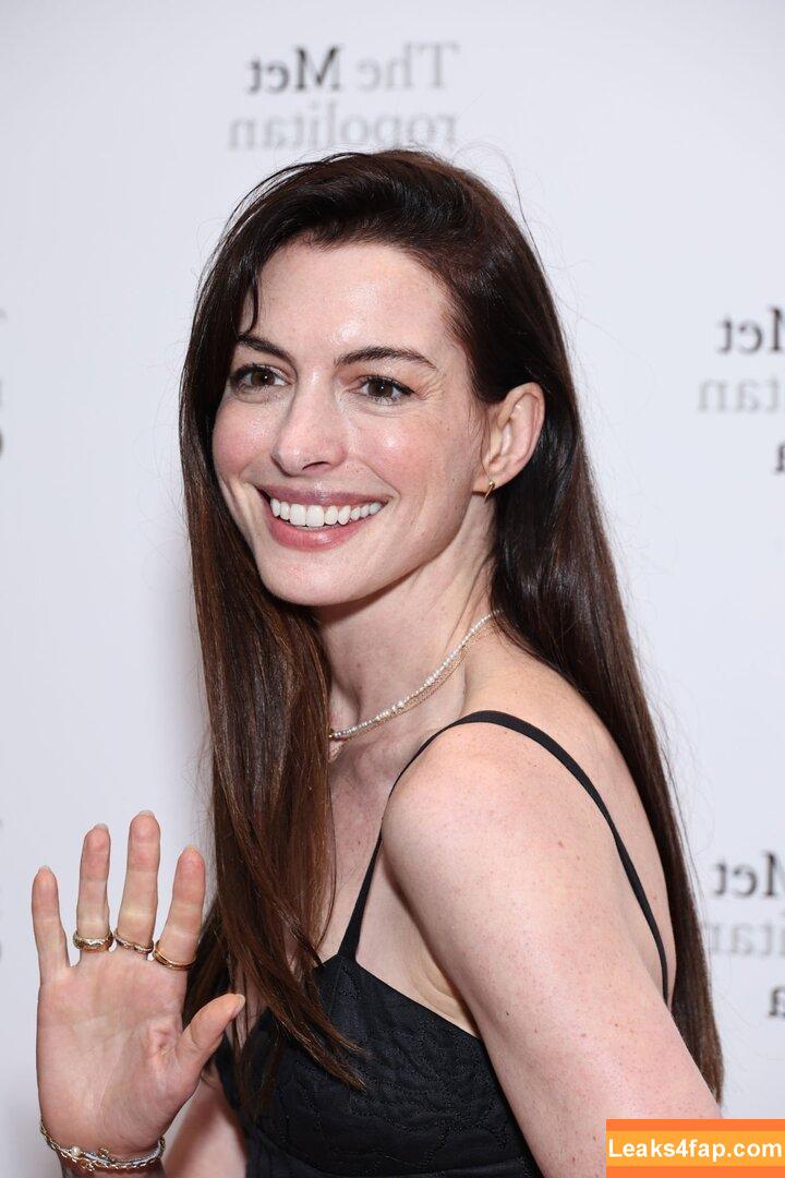 Anne Hathaway / ahathawaynews / annehathaway / heatherannie слитое фото фото #0386