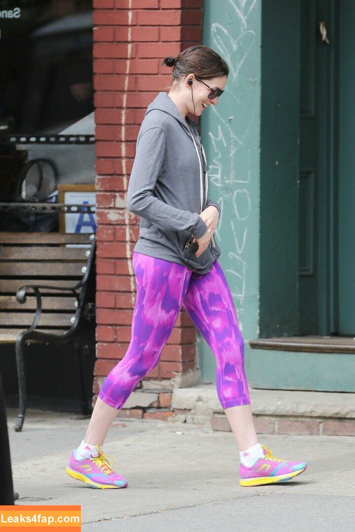Anne Hathaway / ahathawaynews / annehathaway / heatherannie слитое фото фото #0479