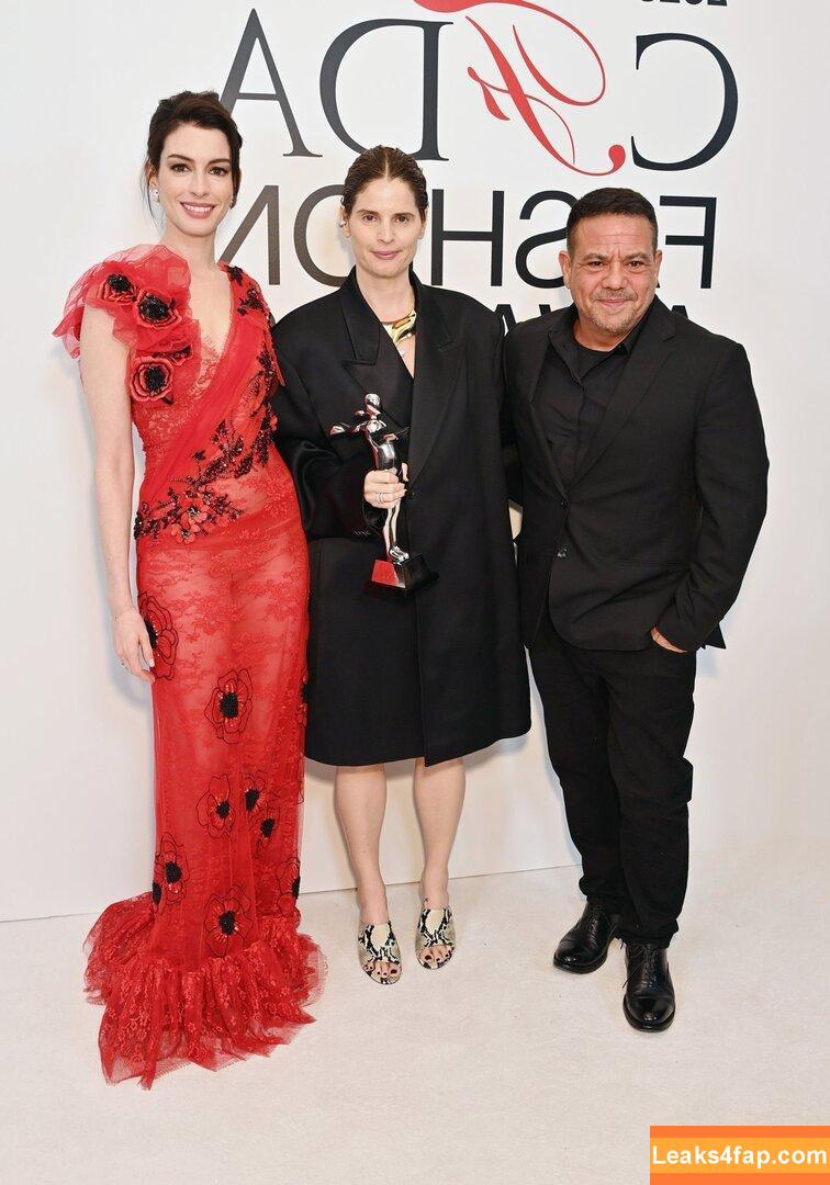 Anne Hathaway / ahathawaynews / annehathaway / heatherannie слитое фото фото #0544