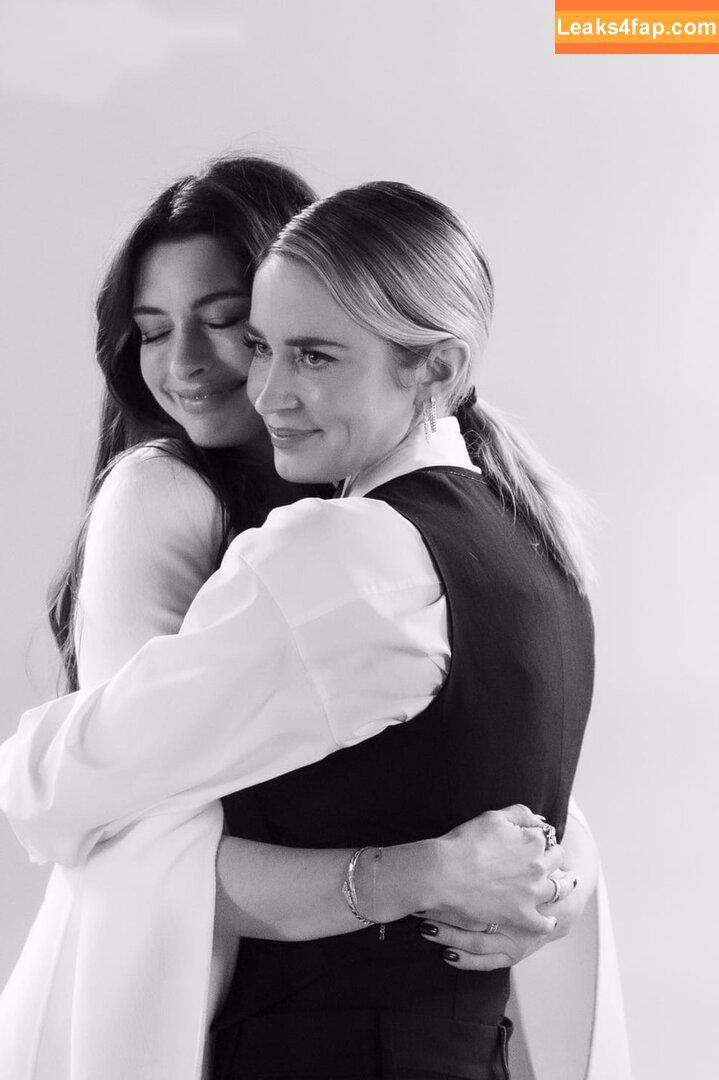 Anne Hathaway / ahathawaynews / annehathaway / heatherannie слитое фото фото #0707