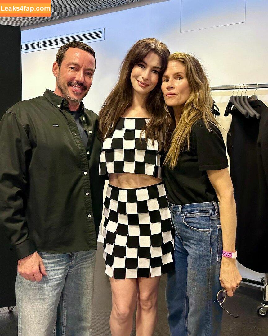 Anne Hathaway / ahathawaynews / annehathaway / heatherannie слитое фото фото #0945