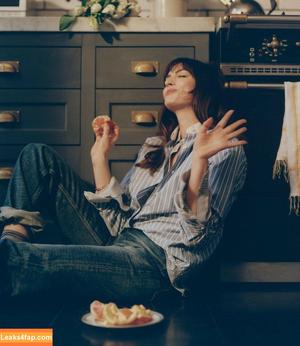 Anne Hathaway фото #0048