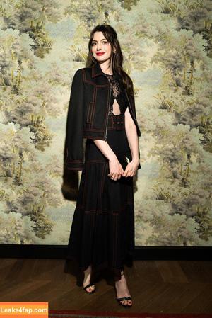 Anne Hathaway фото #0090