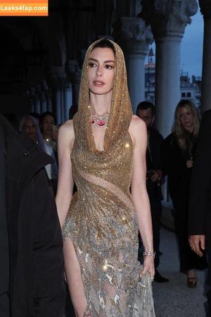 Anne Hathaway фото #0294