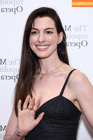Anne Hathaway фото #0370