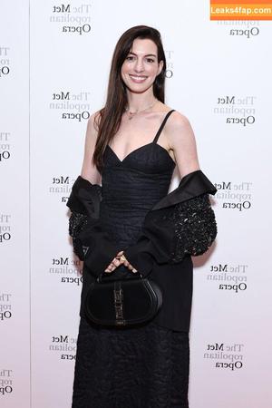 Anne Hathaway фото #0374