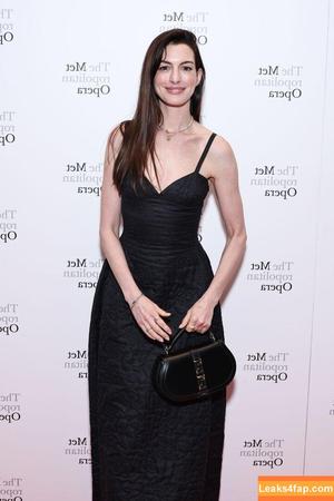 Anne Hathaway фото #0385