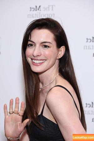 Anne Hathaway фото #0386