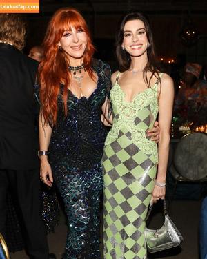 Anne Hathaway фото #0404