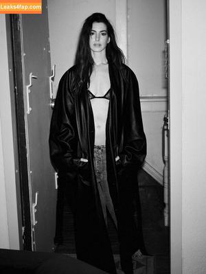 Anne Hathaway фото #0556